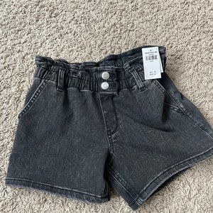 NWT - Abercrombie girls denim shorts in washed black - Size 9/10